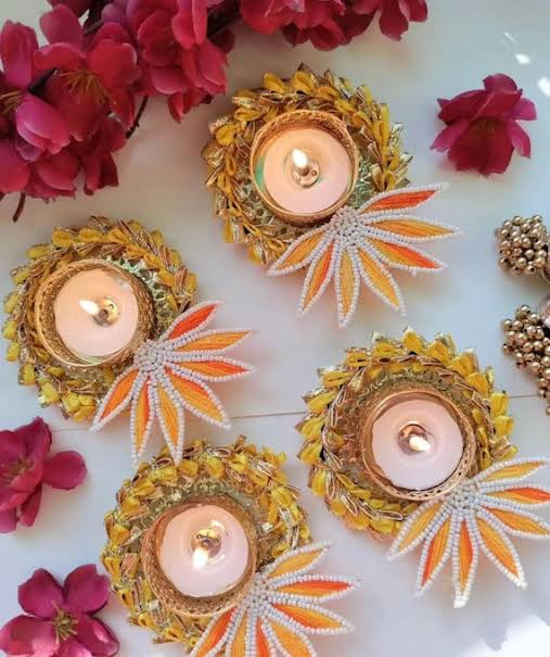 Lotus shaped tealight holder for wedding decoration