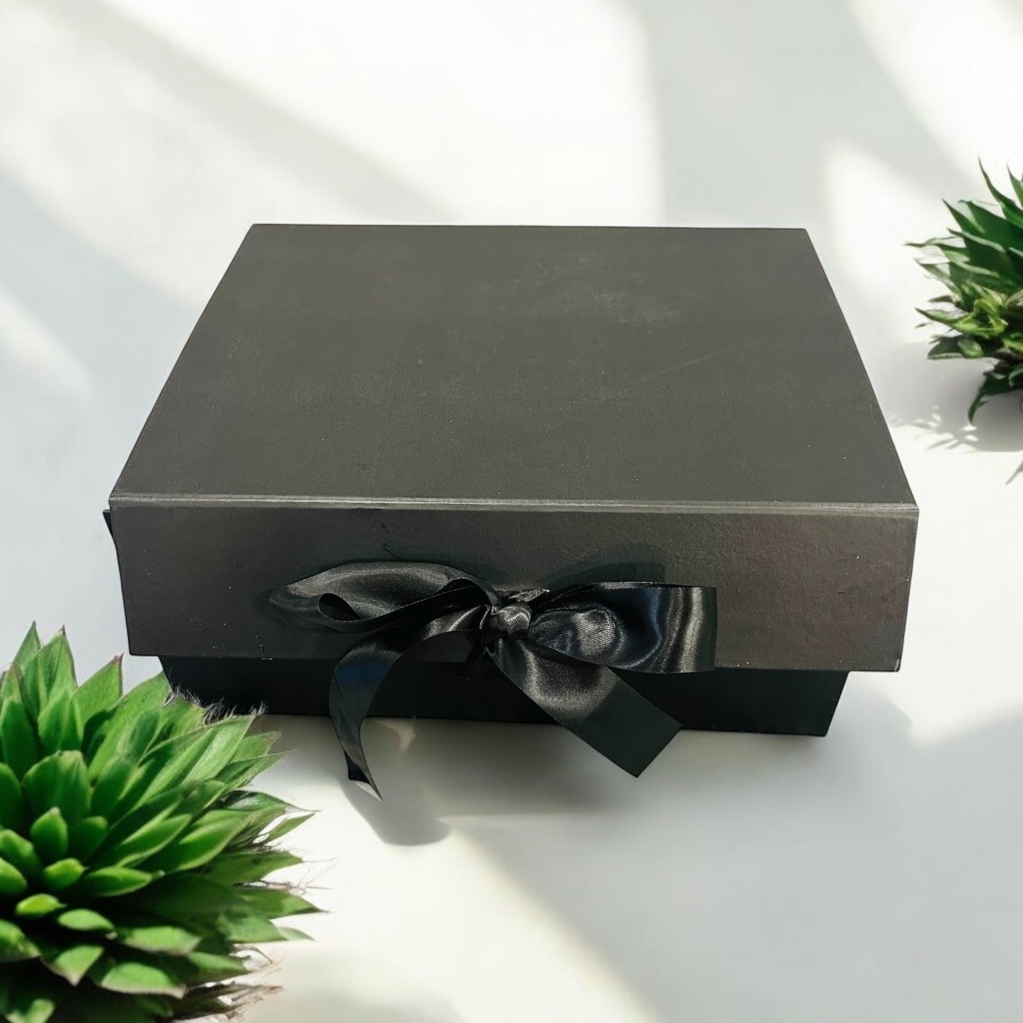 Assorted Chocolate Gift Box with Customized Note – Perfect Gift for Valentine’s Day, Anniversary, Birthday & Wedding