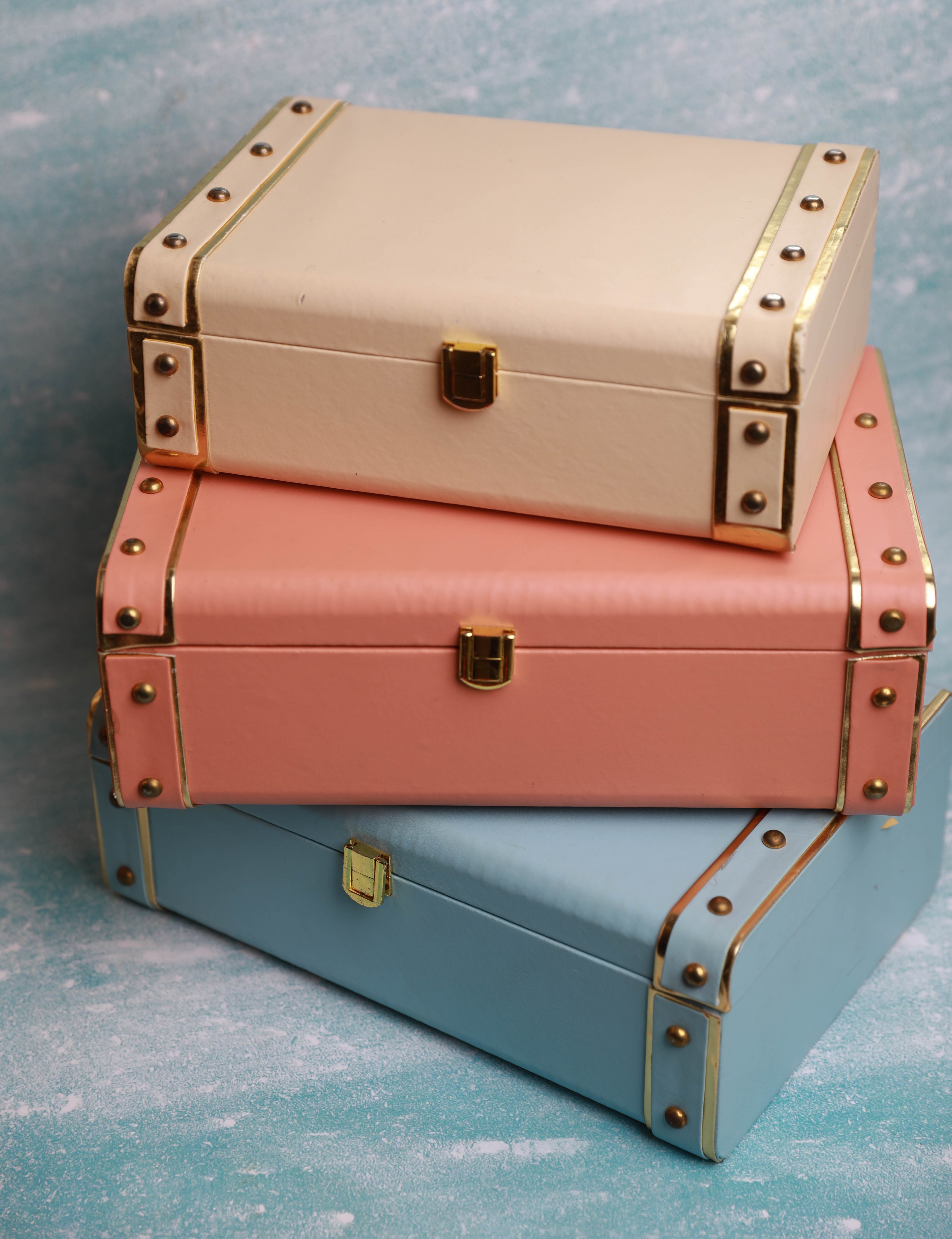 Gift Boxes & Baskets