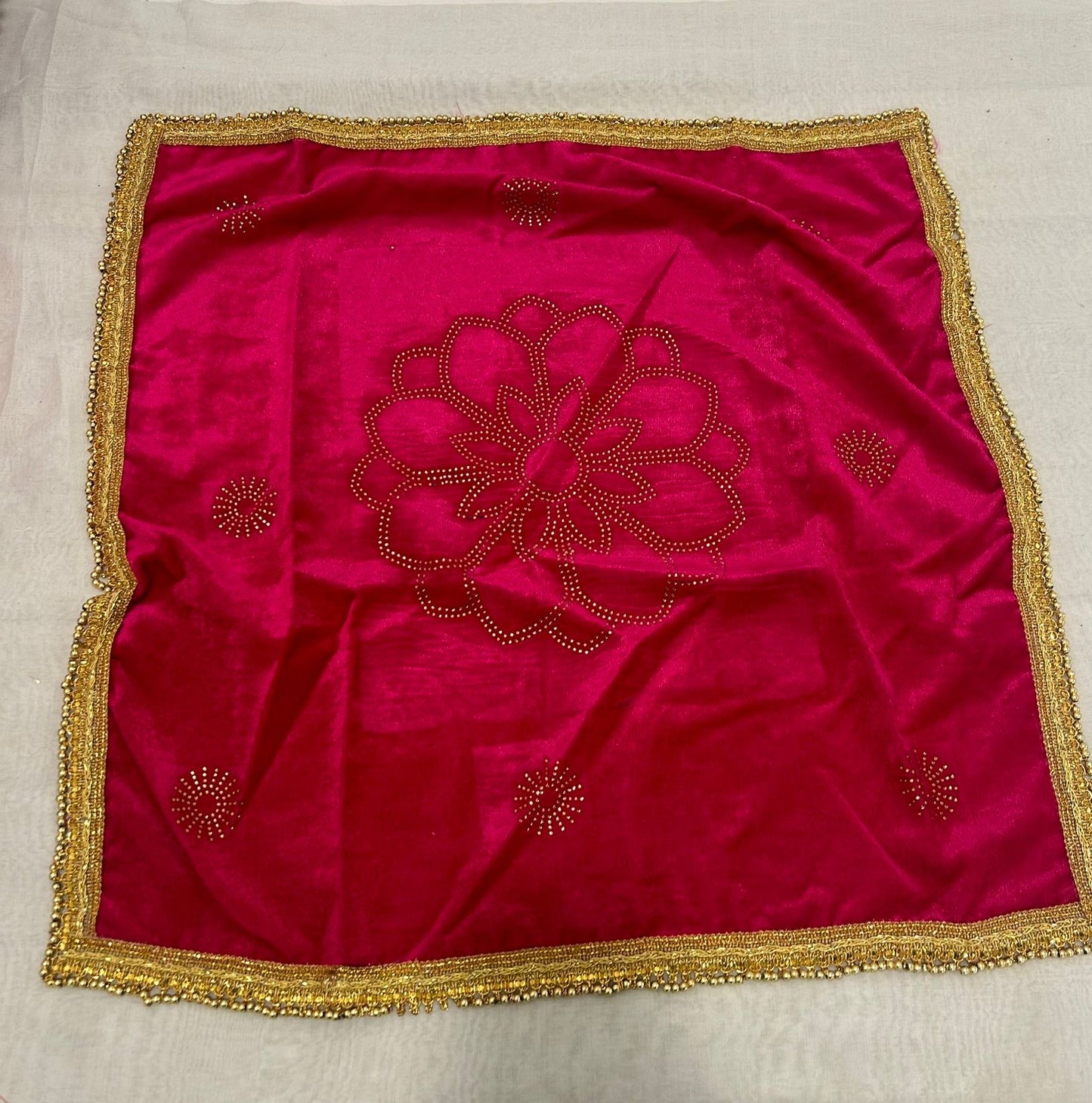 Velvet Thaal Cover with Center Motif & Lace Border – Round Big Size | Pooja, Wedding & Festive Use | Wrap Shap