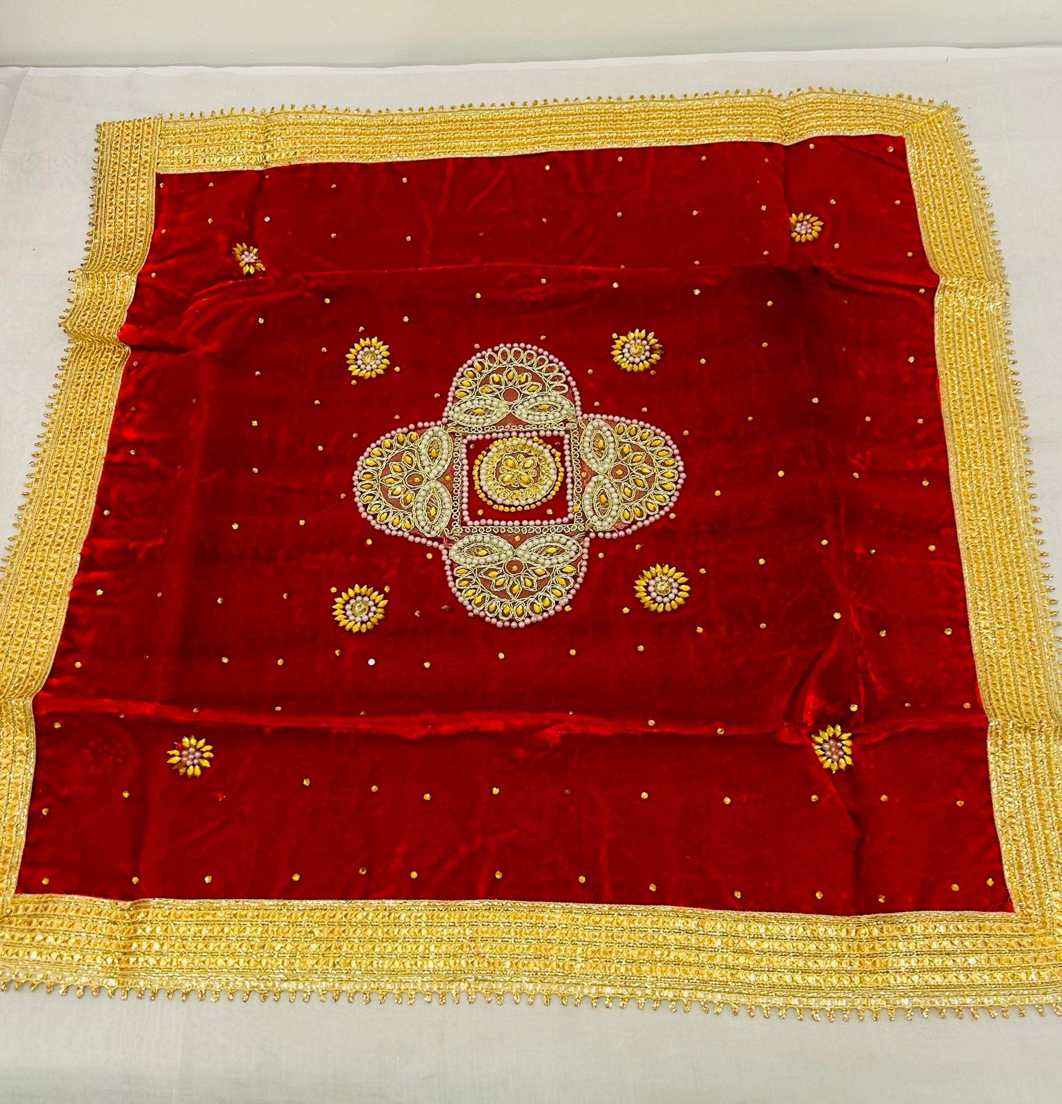 Velvet Thaal Cover with Center Motif & Lace Border – Round Big Size | Pooja, Wedding & Festive Use | Wrap Shap