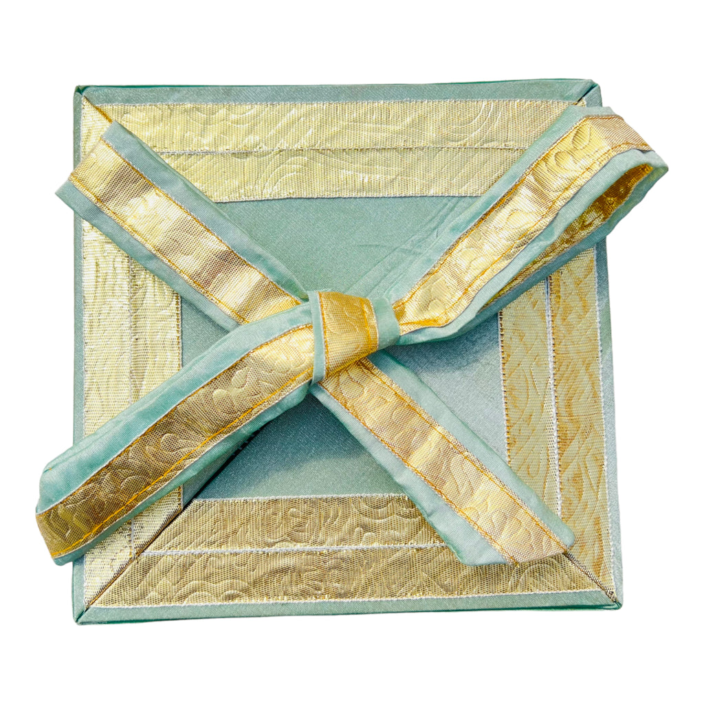 Gota Gift Box with Bow
