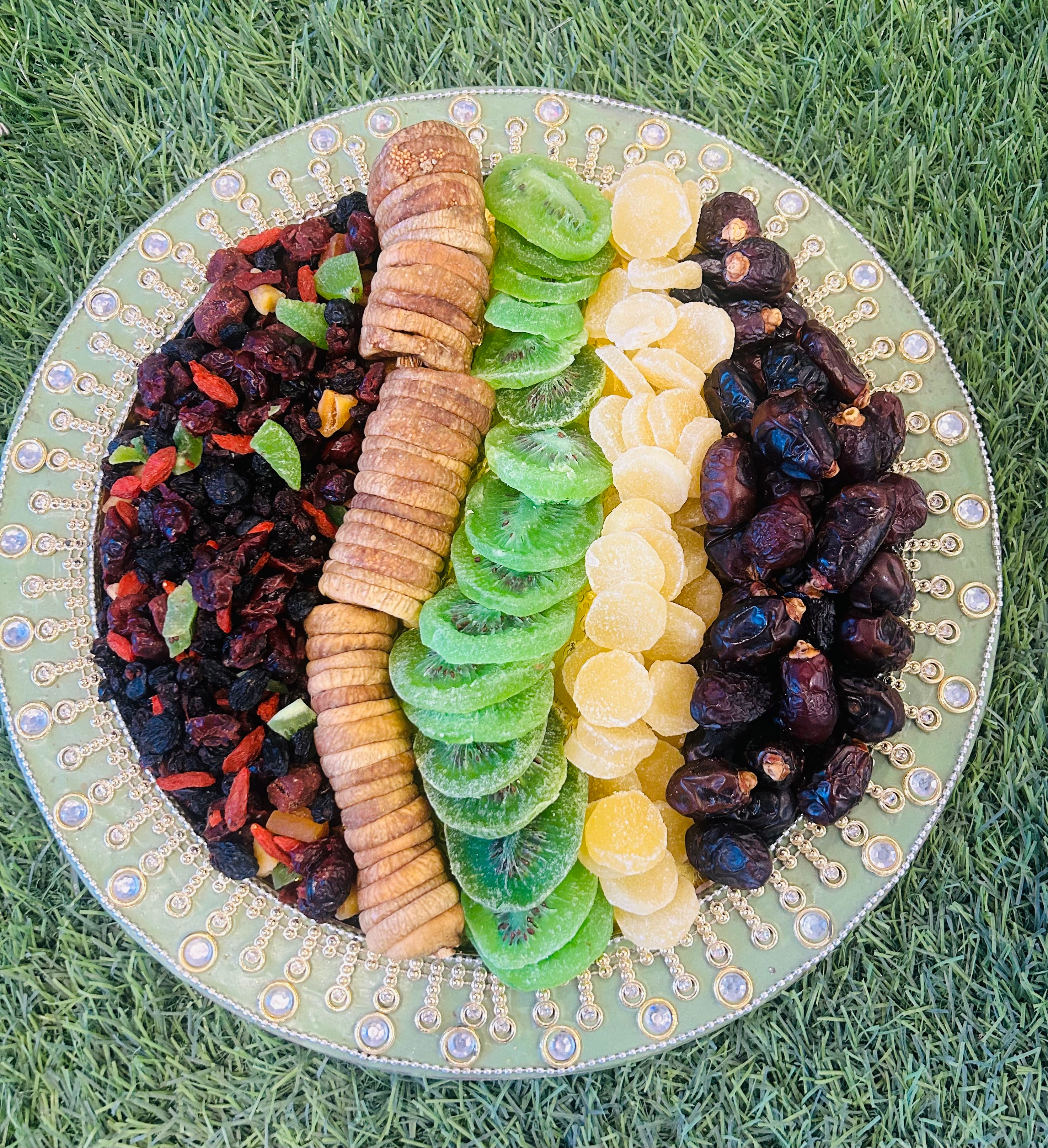 Dry Fruit Platter with Mixed Berries, Anjeer, Dates, Dried Kiwi & Pineapple in a Decorative Tray | Perfect Gift for Festive Occasions & Celebrations