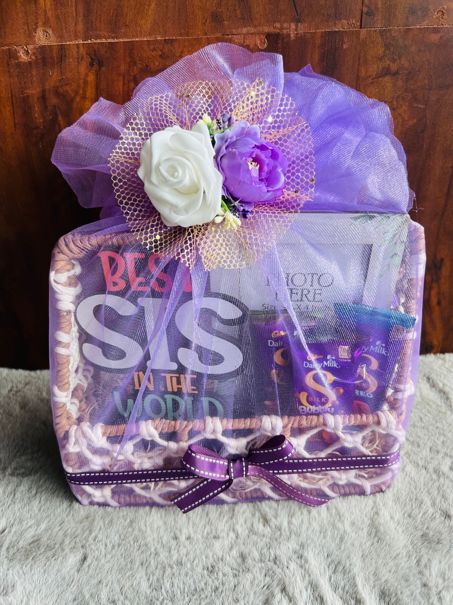 Best Sis Ever Rakhi Hamper: Purple-Themed Basket with Award Standee, Photo Frame & Chocolates