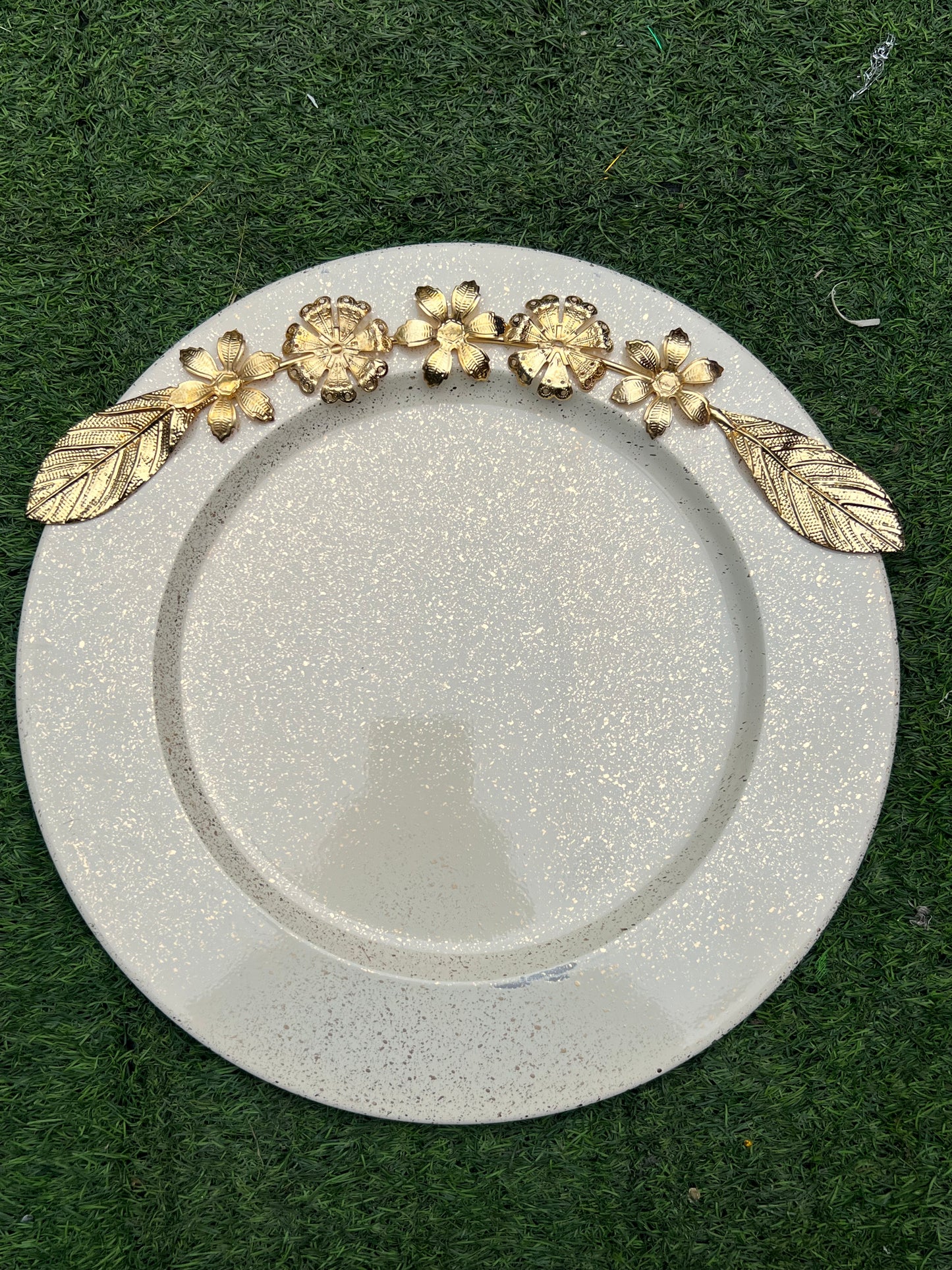 Cream Metal Decorative Platter for Dry-fruit gifting