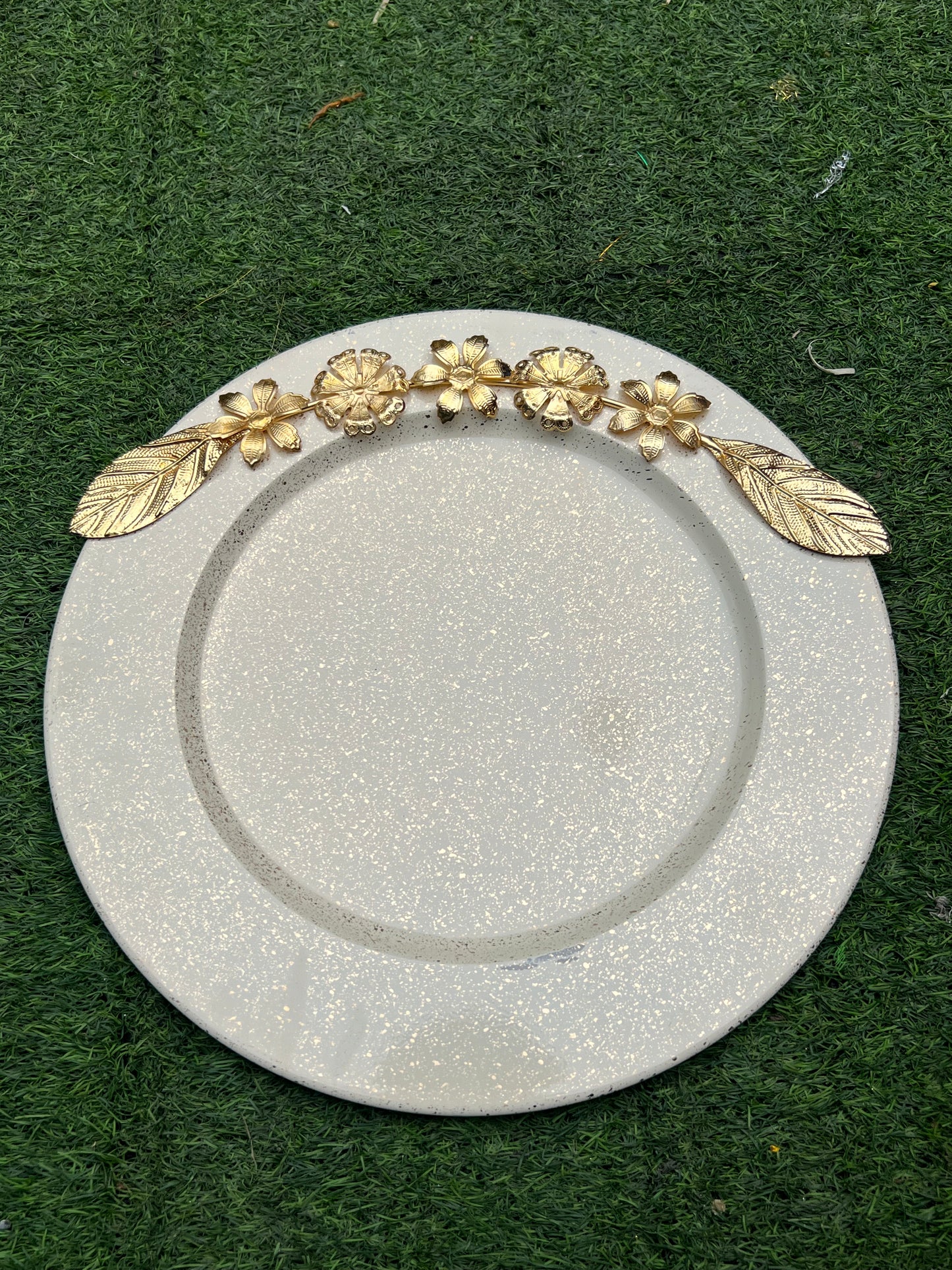 Cream Metal Decorative Platter for Dry-fruit gifting