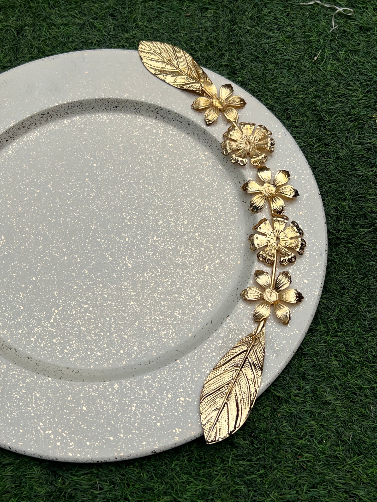 Cream Metal Decorative Platter for Dry-fruit gifting