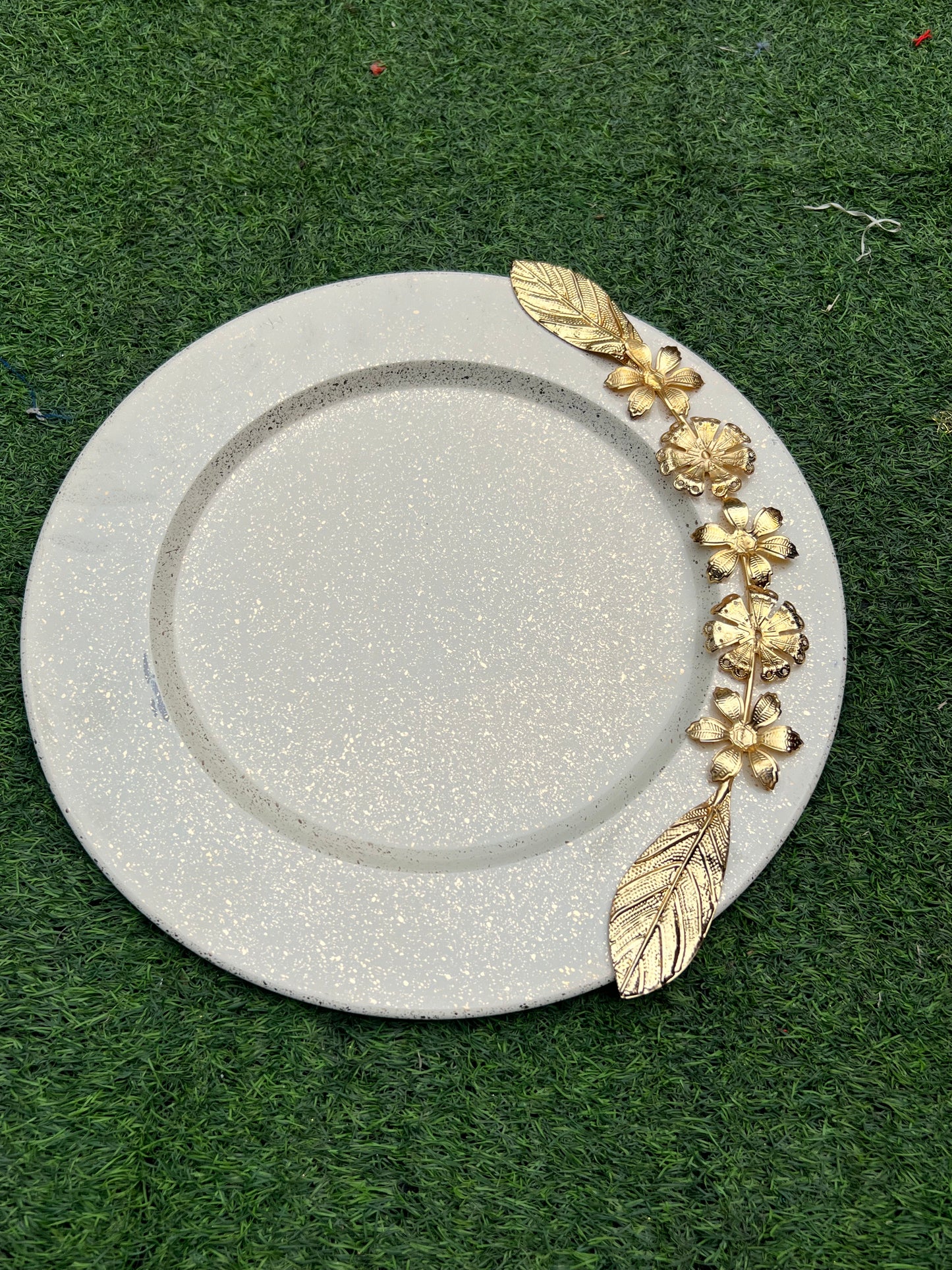 Cream Metal Decorative Platter for Dry-fruit gifting