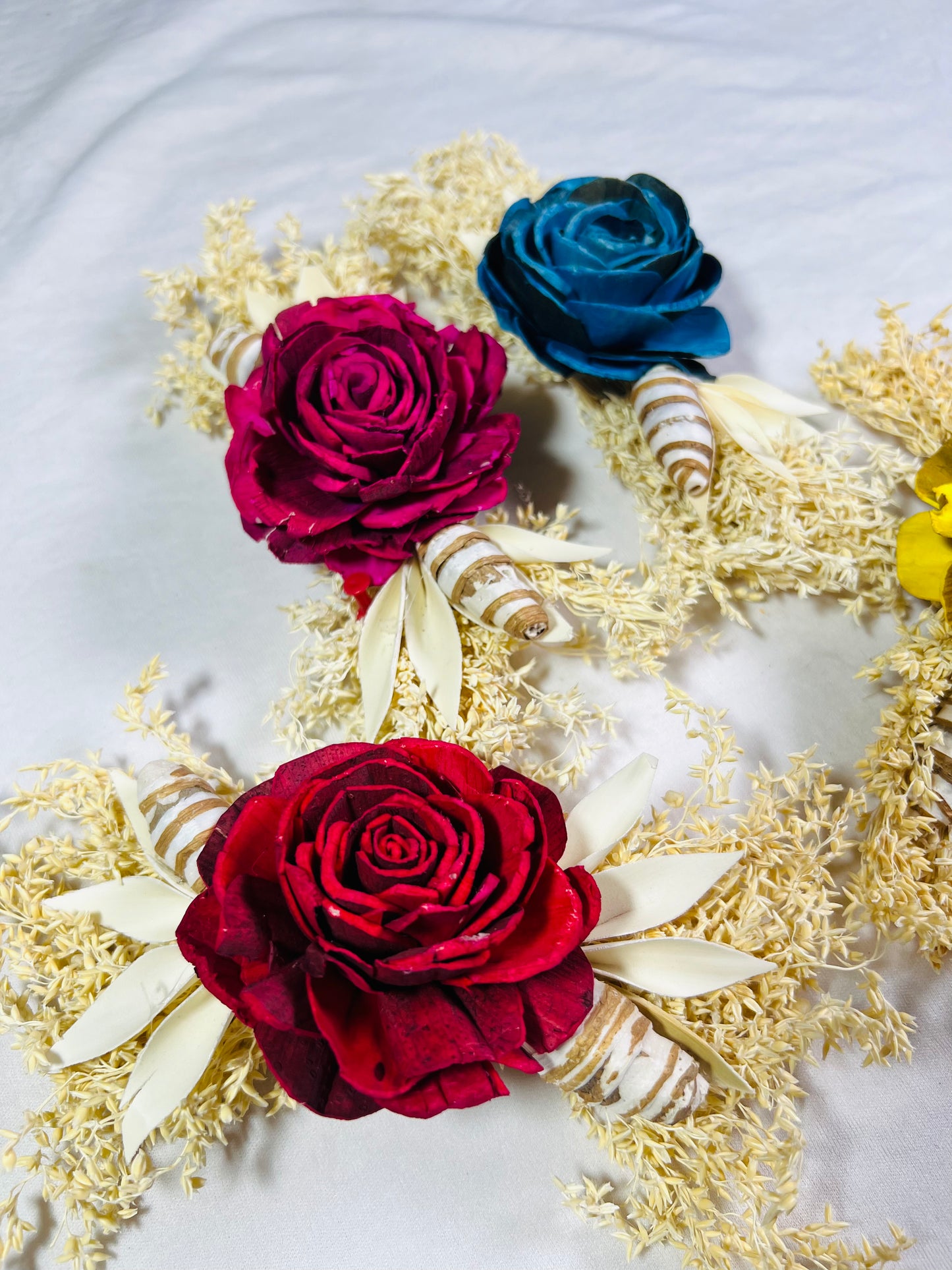 Dry Sola Flower Bunch - Perfect for Elegant Gift Decorations, Wedding Packings, Trousseau, and Event Platters