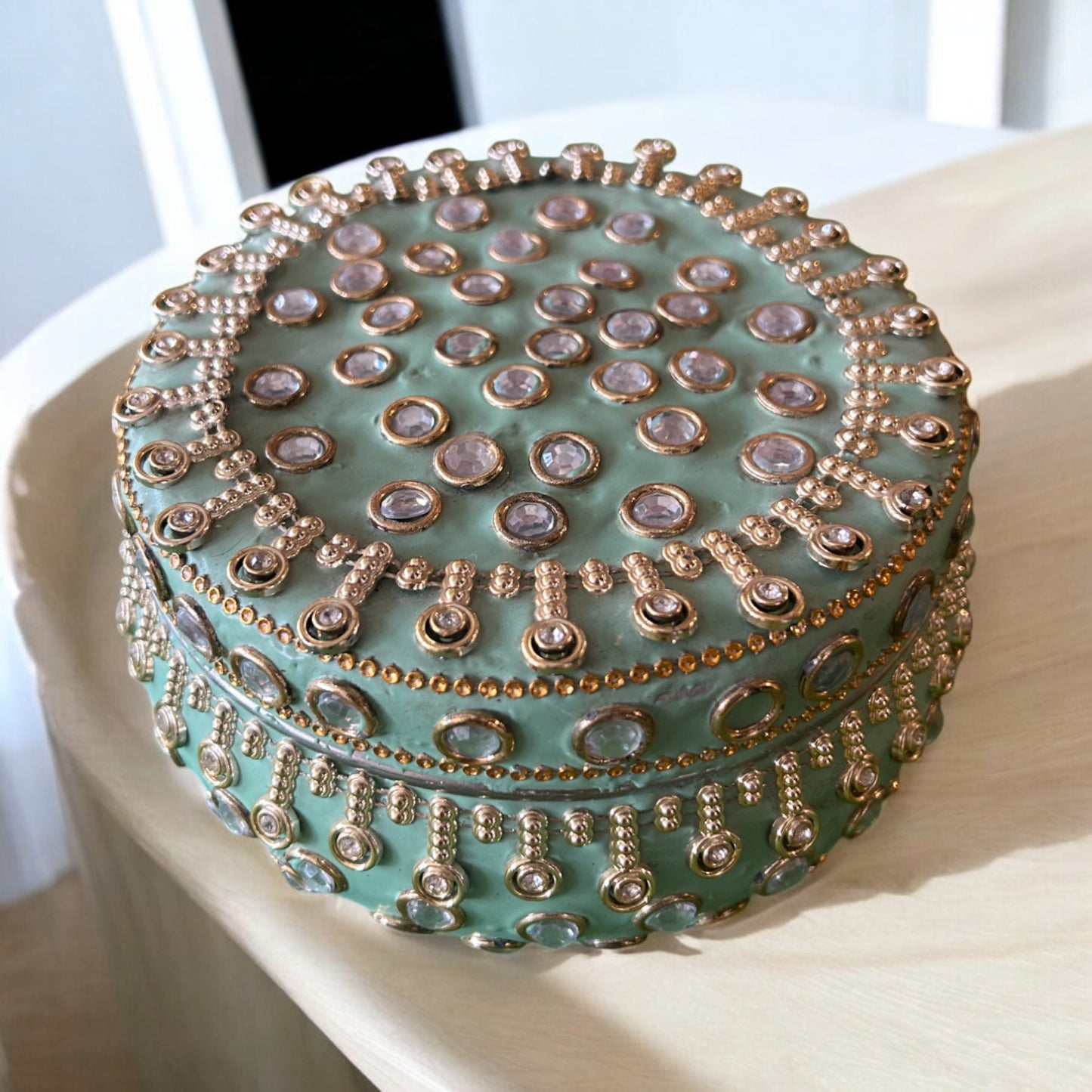 Elegant 6-Inch Round Steel Decorated Box in Pastel Shade – Perfect for Wedding & Festive Gifting