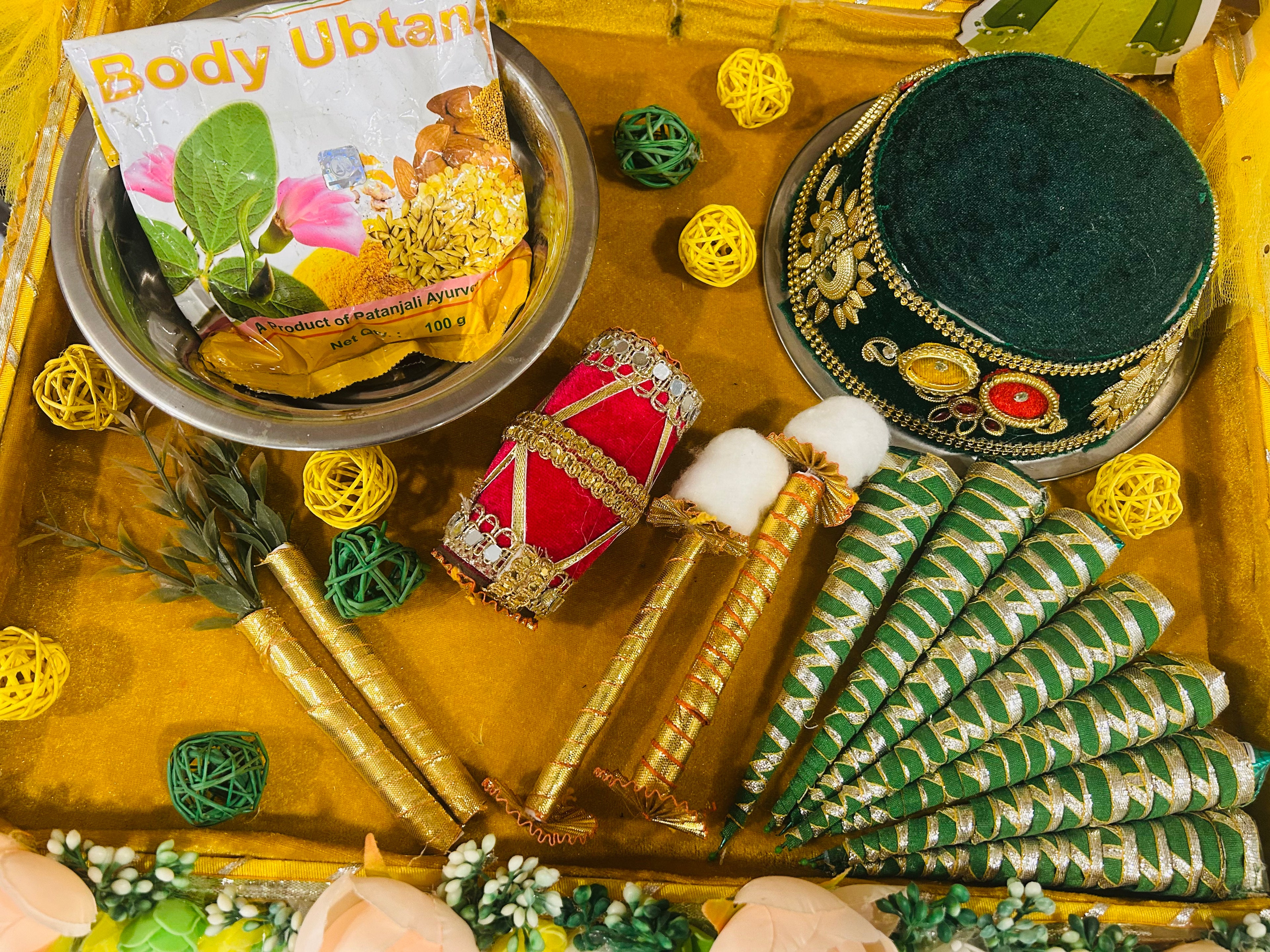 Exclusive Haldi Mehendi Platter with Pinewood Base – Green & Yellow Theme | Wedding Ceremony Decor | Wrap Shap