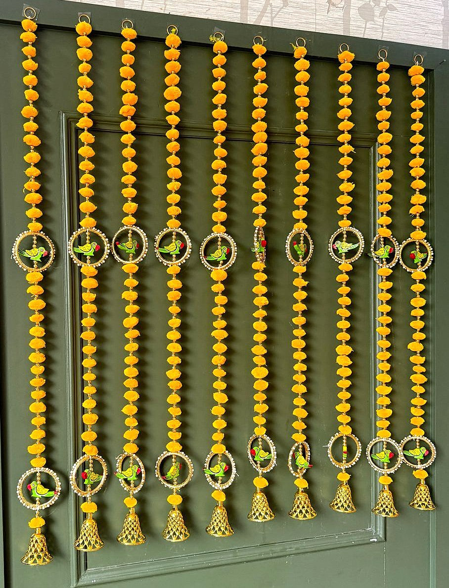 "Parrot pom pom hanging 45 inch for festive décor"