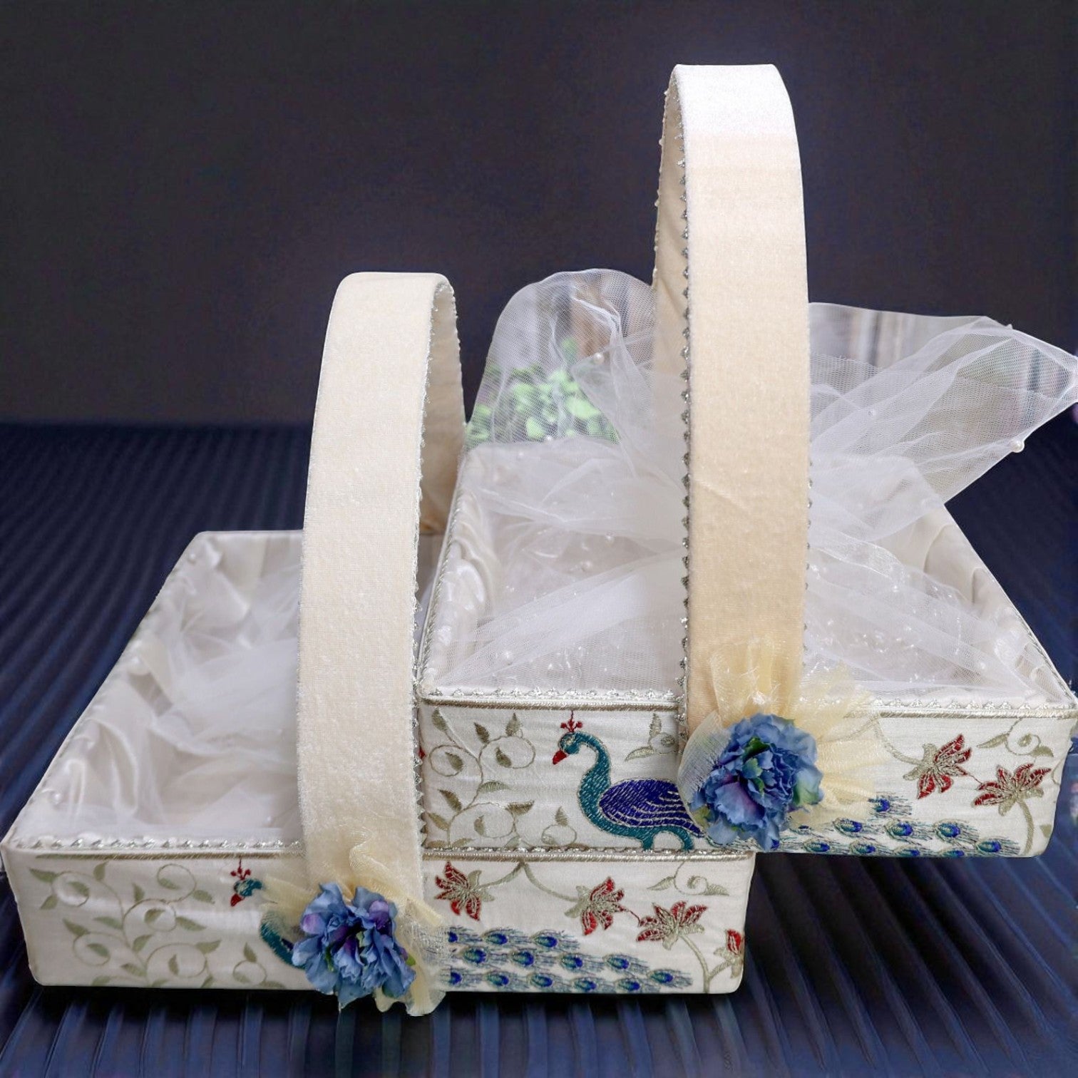 Wrap Shap square gift basket with peacock-style handle and net, ideal for festive and wedding hampers