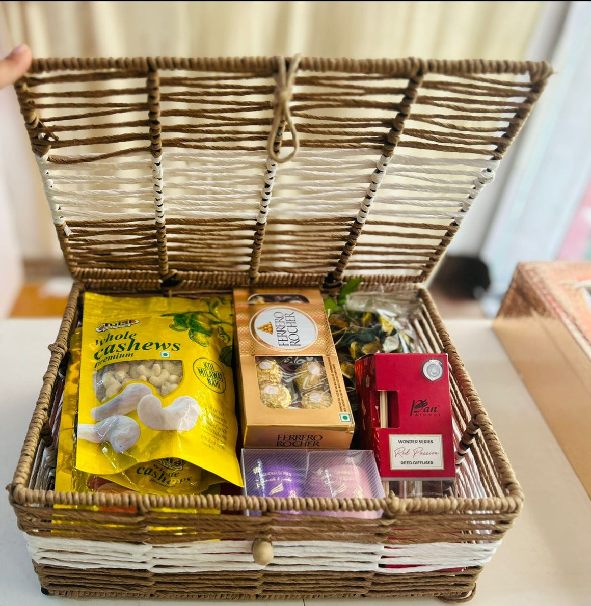Organic Rafia Rope Gift Box: Perfect for Hampers and Home Organization
