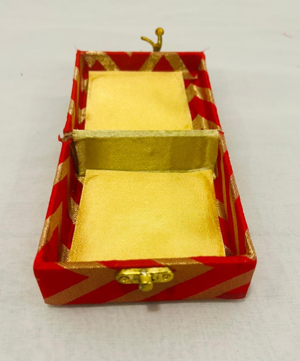 4x4 Inch MDF Gift Box with Wave Print Cloth – Ideal for Gifting & Return Favors