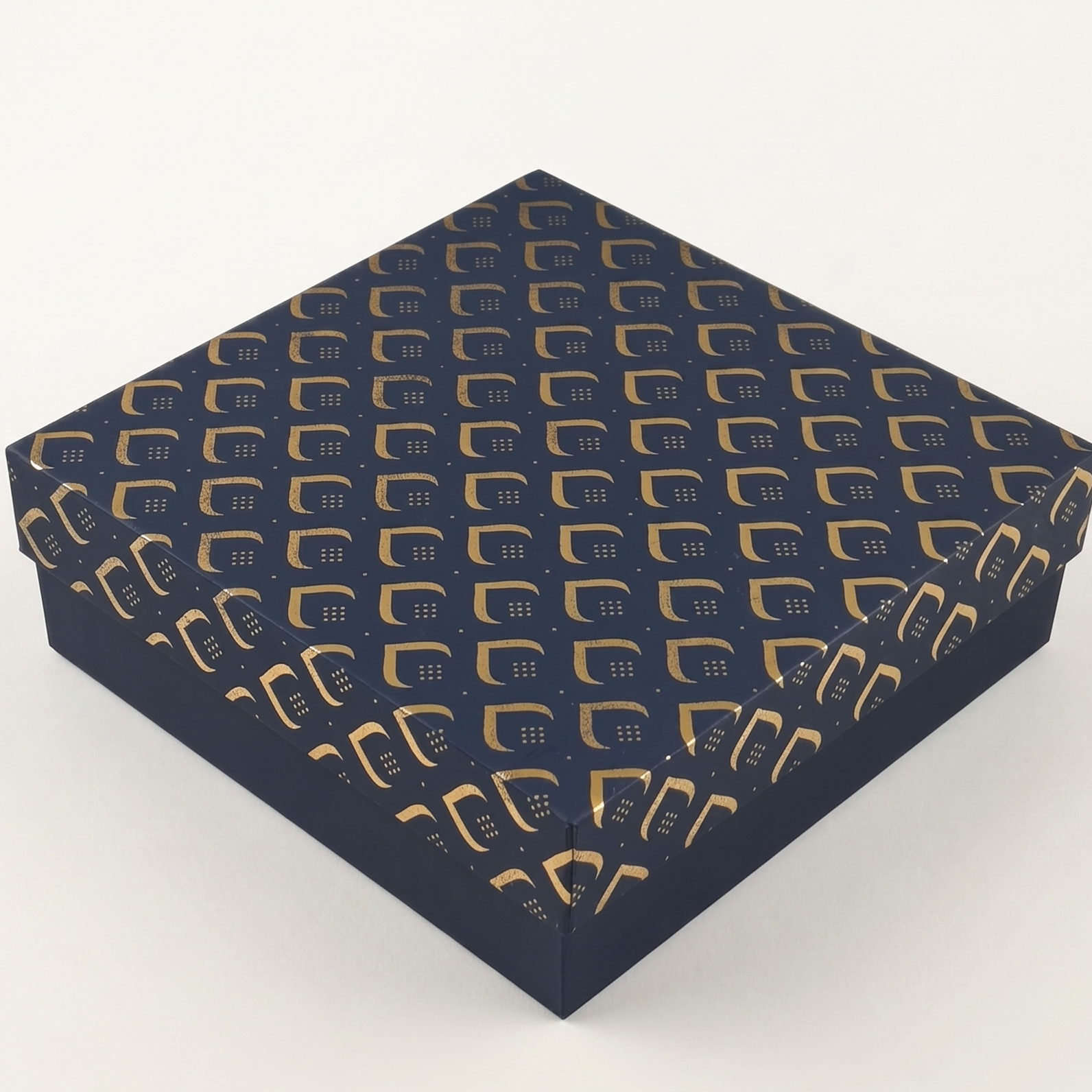Decorative gift packaging box with personalized design options for bulk orders