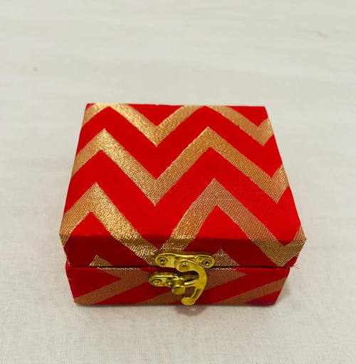 4x4 Inch MDF Gift Box with Wave Print Cloth – Ideal for Gifting & Return Favors