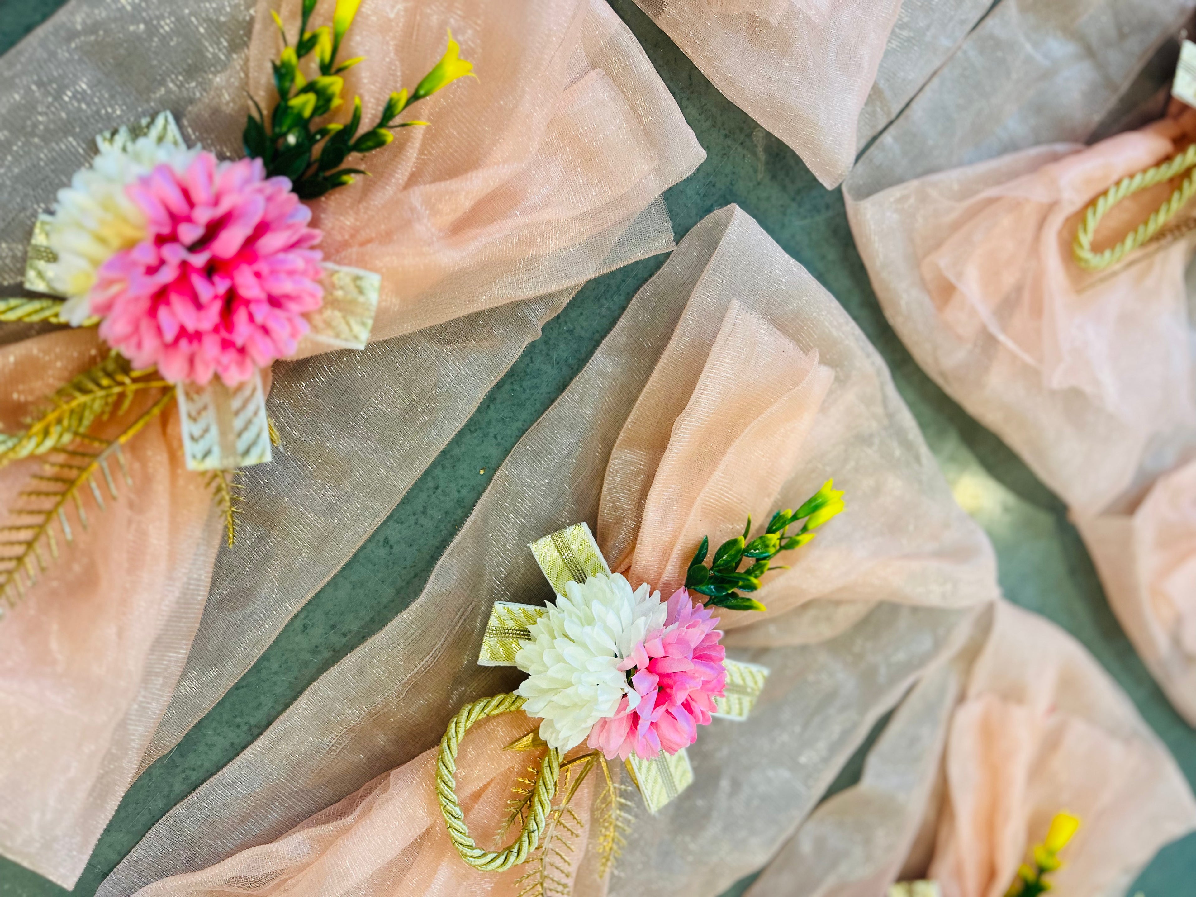 Decorative peach gift tray cover for bridal gifting